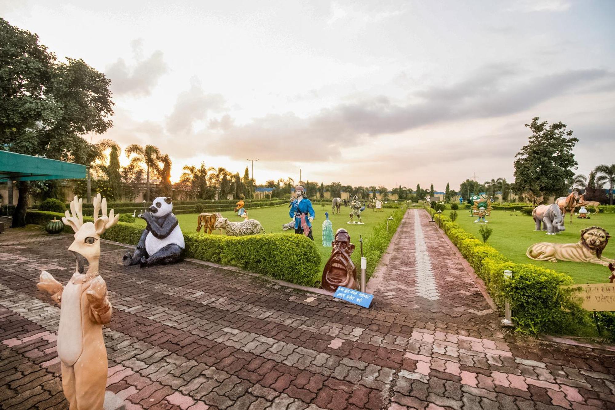 Capital O 47955 Panorama Country Club And Resort Rupnarayanpur Exterior foto